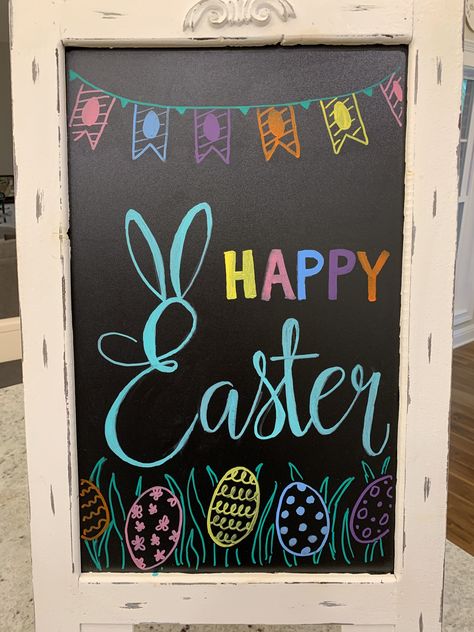 Whiteboard Birthday Ideas, Hoppy Easter Chalkboard Art, Happy Easter Chalkboard Ideas, Cute Easter Chalkboard Ideas, Easter Window Drawing, Fall Black Board Ideas, Easter White Board Ideas, Seasonal Chalkboard Ideas, Easter Calendar Ideas