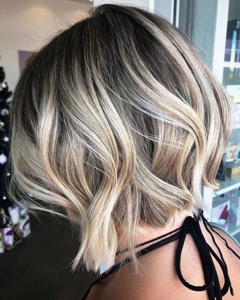 Short Hair Balayage and Root Fade Root Fade, Rich Hair Color, Short Balayage, Short Ombre Hair, Short Dark Hair, Short Hair Lengths, Choppy Bob Hairstyles, Short Brown Hair, Balayage Hair Blonde