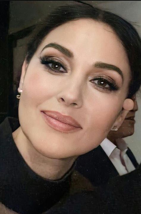 Monica Belluci Makeup, Goals Motivation Quotes, Monica Bellucci Makeup, Millionaire Affirmations, Monica Belluci Style, Malena Monica Bellucci, Italian Makeup, Dubai Summer, Soft Dramatic