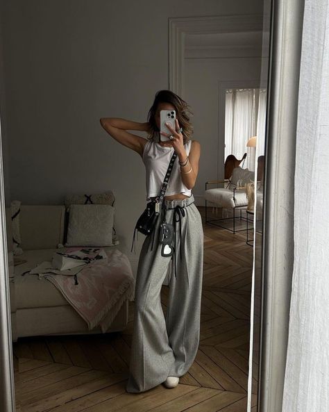 Balenciaga Bag Outfit, Frizz Hair, Glamorous Hair, Hair Appointment, Inspo Outfit, Deep Conditioning, Lady Grey, Style Inspiration Summer, Balenciaga Bag