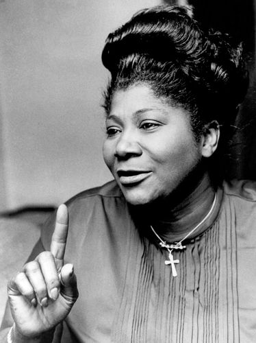 The Staple Singers, Mahalia Jackson, Music Documentaries, Gospel Singer, Music Quotes Lyrics, Gospel Song, Gospel Music, African American History, A Cross