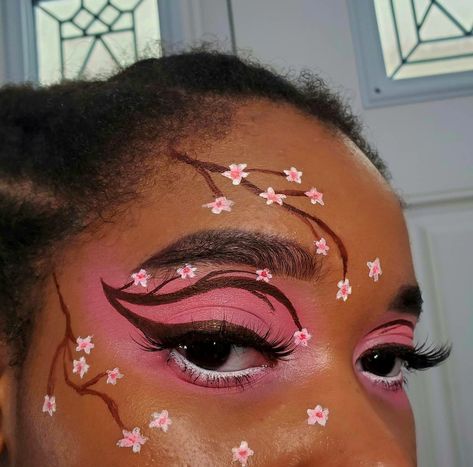 Flower Makeup Halloween, Cherry Eyeliner, Blindfold Makeup, Floral Eyeliner, Floral Makeup Looks, Spring Eyeliner, Cherry Blossom Makeup, Flower Eyeliner, Graphic Liner Makeup