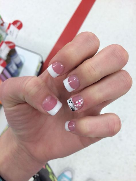 French Tip Nails Acrylic Short Square With Design, French Tip Nails Spring Colors, French Manicure With Flower Design, Spring Nail French Tip Designs, Summer French Manicure Ideas, French Tip Acrylic Nails With Flower, French Nail Designs Spring, Spring French Tips, Spring French Manicure