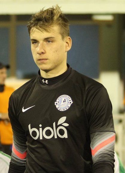 Andriy Oleksiyovych Lunin is a Ukrainian professional footballer #sports#sportsnews#football#football#spanis#UEFA Champions League Lunin Real Madrid, Andrey Lunin, Fall Guy, Madrid Football, France Football, The Fall Guy, Carlo Ancelotti, Football Pants, Oregon Ducks Football