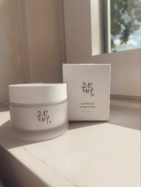 Beauty Of Joseon Cream, Beauty Of Joseon Dynasty Cream, Moisturizer For Dry Sensitive Skin, Dynasty Cream, Jatim Park, Beauty Vision Board, Hydrating Face Moisturizer, Make Up Lipstick, Glow Up Self Care