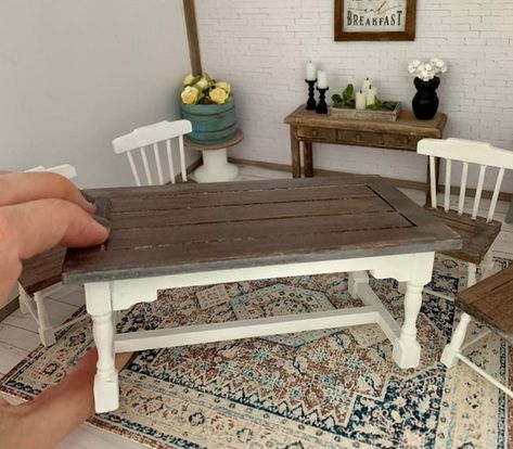 Victorias Farmhouse, Dollhouse Farmhouse, Farmhouse Dining Table Set, Miniature Farmhouse, Kitchen Miniature, Farmhouse Placemats, Dollhouse Dining Room, Doll House Miniatures, Miniature Table