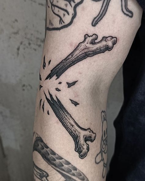 All posts • Instagram Cross Hatch Tattoo, Black Work Tattoo, Hokey Pokey, Tattoos Inspo, Flash Ideas, Bone Tattoo, Free Hand Tattoo, Work Tattoo, Bone Tattoos