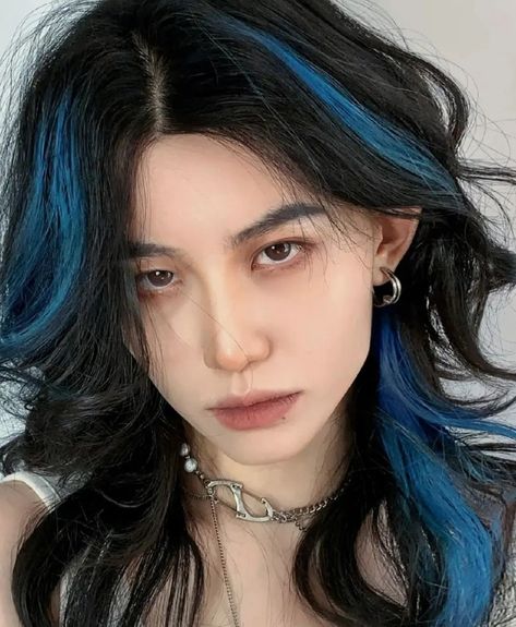 Chinese Hair Dye Ideas, Tomboy Hairstyle, Tomboy Hairstyles, Korean Hair Color, Hair Color Unique, Perfect Hairstyle, Wolf Cut, Shot Hair Styles, Chinese Hairstyle