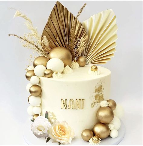 Party supplies Cake With Balls Decoration, Cake With Gold Balls, Gold And White Cake Birthday, Bohemian Birthday Cake, Birthday Cake Gold And White, Boho Themed Cake, Gold Theme Cake, White And Gold Birthday Cake, Palm Leaves Cake