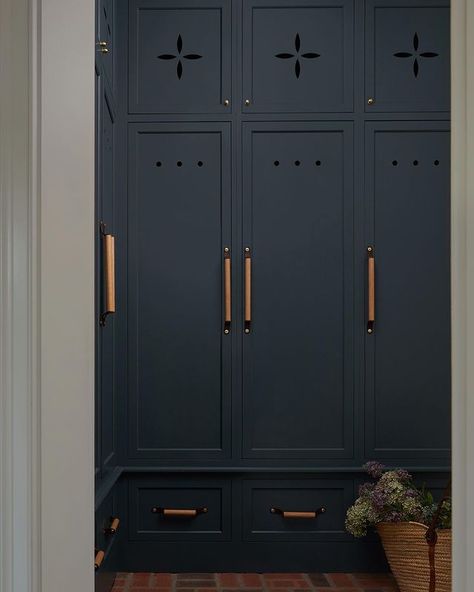 Mudroom Designs, Cabinet Detail, Navy Cabinets, Entryway Closet, Mudroom Lockers, Cabinet Detailing, Moody Interiors, Mudroom Design, Form And Function