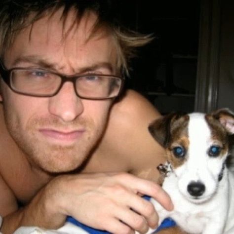 Russell Howard Russell Howard, Dog Marketing, British Humor, Fit Guys, Beautiful Guys, Dog People, Monty Python, Om Nom, Man Crush