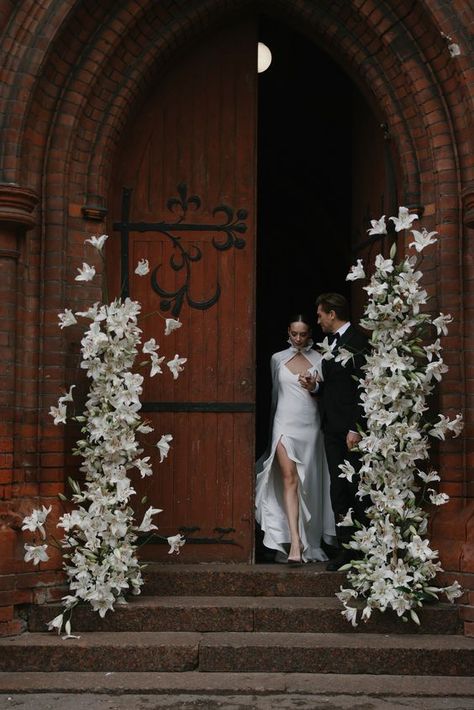 Wedding Ideas 2024, Church Door, Wedding Ceremony Ideas, Lily Wedding, Arch Flowers, Flower Installation, Creative Wedding Ideas, Ceremony Inspiration, White Wedding Flowers