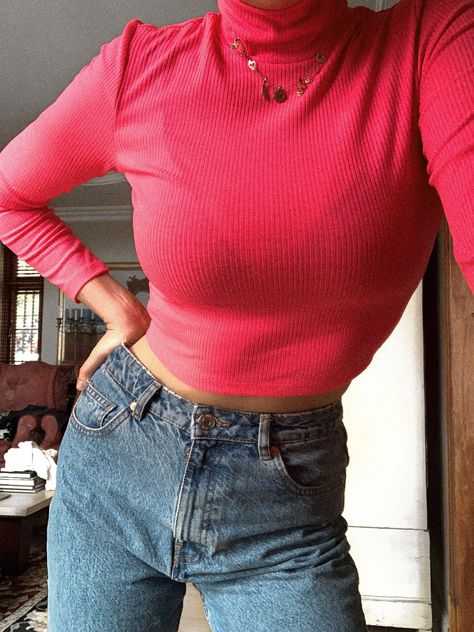 Pink, polar neck, mom jeans, outfit, fashion High Neck Outfit, Mom Jeans Outfit, Jeans Outfit, Mom Jeans, High Neck, Turtle Neck, Street Style, Women's Fashion, Pink