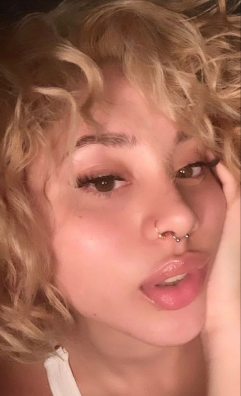 Septum Tattoo, Small Septum, Cute Nose Piercings, Septum Piercing Jewelry, Hair Care Growth, Face Piercings, Cool Piercings, Cute Ear Piercings, Cute Piercings