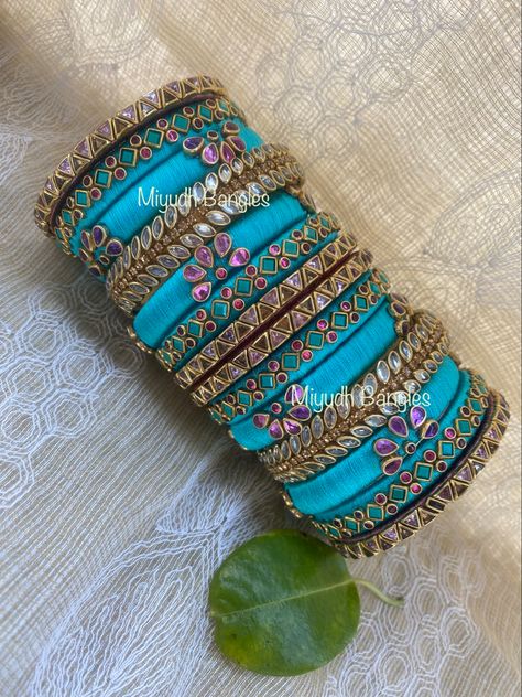 Kundan Bangles Making, Silk Thread Kundan Bangles, Silk Thread Bangles Design Kundan, Tread Bangles, Aari Bangles, Bride Bangles, Silk Thread Earrings Designs, Saree Pins, Fancy Bangles