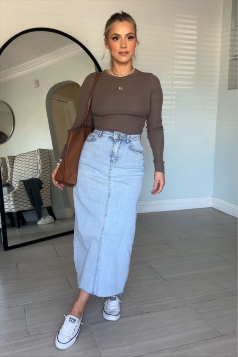 Selección de Point Toe Pyramid Heeled Slingback … de LTK Outfit With Long Denim Skirt, Denim Maxi Skirt Outfit Fall, Long Jean Skirt Outfits Fall, Jean Skirts Long, Brown Skirt Outfit Ideas, Long Skirt Outfits For Fall, Jean Skirt Outfits Fall, Style A Denim Skirt, Maxi Skirt Work