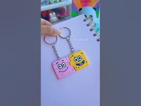 Bestie Keychains Diy, Gift For My Bestie, Best Friend Keychain Diy, Best Friends Keychains, Easy Keychains Diy, Bff Keychain, Friendship Keychains, Best Friend Keychain, Diy Crafts Bookmarks