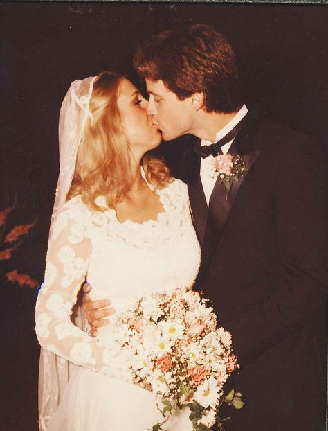 1983 kissing wedding First Kiss Wedding, Tomb Raider Game, Wedding Kiss, Civil Wedding, Tomb Raider, First Kiss, Photo Inspo, Wedding Inspo, Photo Ideas