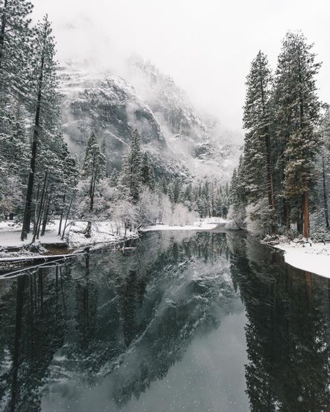 Camping Photos, Camping Wallpaper, Yosemite Camping, Camping Photo, Camping Photography, Winter Szenen, Winter Camping, Winter Scenery, Winter Aesthetic