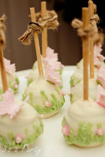 Butterfly cake pops - these are just beautiful - not sure I could eat one, too pretty, Garden Party Cakes, Pop Cupcakes, Garden Cakes, Butterfly Cake, Fairy Cake, Cookie Pops, Cakes And Cupcakes, Butterfly Cakes, Fairy Birthday