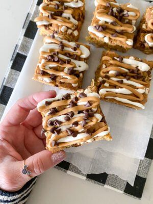 Churro Blondies, Brownies Without Cocoa Powder, Country Desserts, Blondies Cookies, Best Disneyland Food, Chocolate Fudge Recipe, Picky Palate, Disneyland Food, Peanut Butter Sandwich