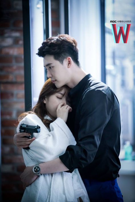 Han Hyo Joo Lee Jong Suk, W Two Worlds Wallpaper, W Korean Drama, W Kdrama, Chicas Punk Rock, Lee Tae Hwan, Kang Chul, Korean Tv Series, New Korean Drama