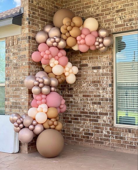 Pink And Brown Balloon Garland, Party Ballons, Balloon Creations, Garland Ideas, Beautiful Decorations, Wood Backdrop, Balloon Ideas, Up Balloons, Event Decorations