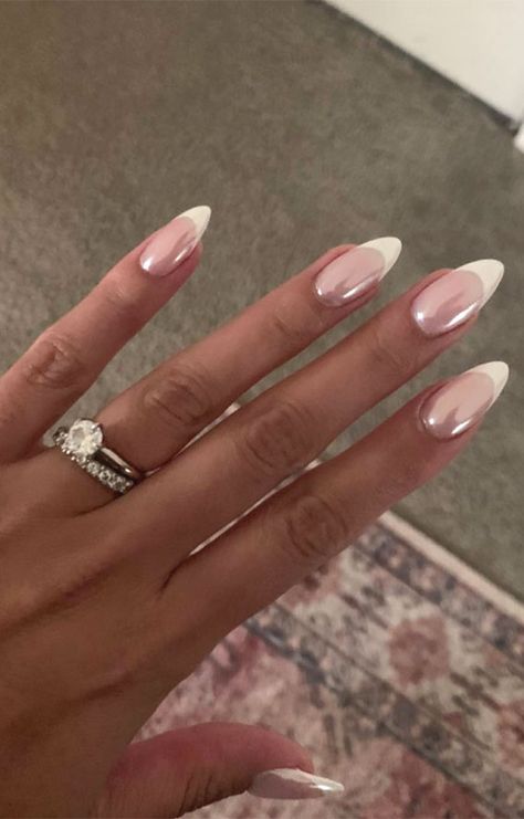 Pearl Nails With Black Tips, French Crome Nails Design Almond, Holographic Nails French Tip, Holographic French Tip, French Tip Chrome Nails, Graduation Nails Acrylic, Paznokcie Hello Kitty, White Chrome Nails, Kutek Disney