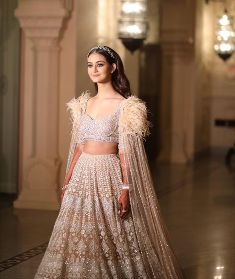 Trendy Reception Outfit, Indowestern Outfit For Bride, Cape Lehenga Indian Weddings, Falguni Shane Peacock Lehenga, Shane Peacock Lehenga, Trendy Wedding Outfits, Reception Dress Bride Indian, Indian Reception Dress, Peacock Lehenga