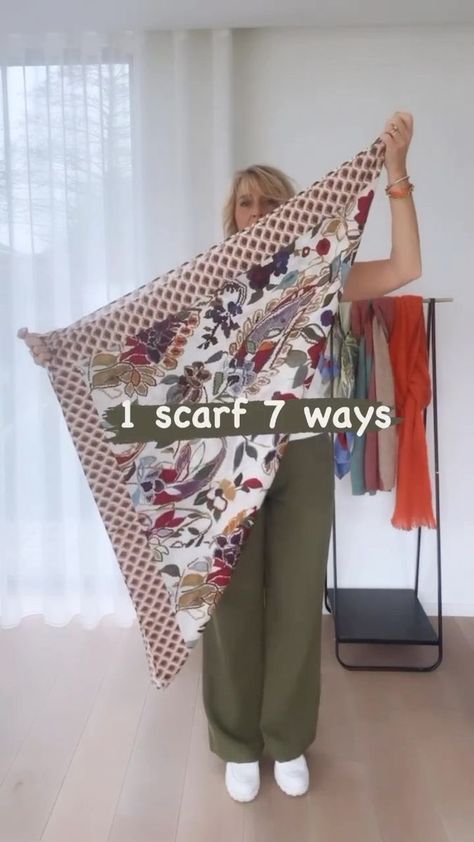 Square Scarf Tying, Dubai Sharjah, Diy Fashion Hacks, Diy Scarf, Scarf Tying, Sharjah, Photo Design, Square Scarf, Scarfs