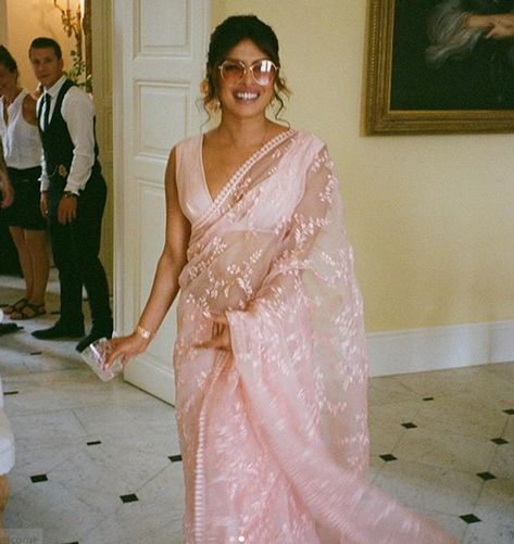 Sabyasachi Sarees, Modern Saree, Birthday Wish, Nick Jonas, Saree Look, Desi Fashion, Beauty And Fashion, Priyanka Chopra, Hot Dress