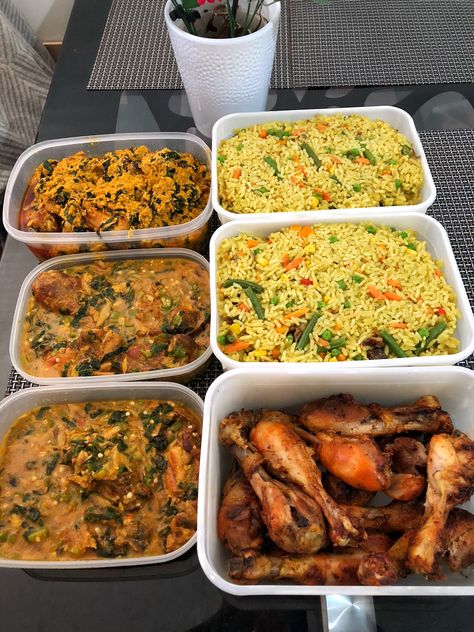 Here we have a bowl of egusi soup, two bowls of nigerian fried rice, ogbonor soup and grilled chicken. Nigerian Fried Rice, Egusi Soup, Nigerian Recipes, African Cooking, Jollof Rice, Tasty Chicken, Rice Vermicelli, Nigerian Food, Quick Recipes Snacks