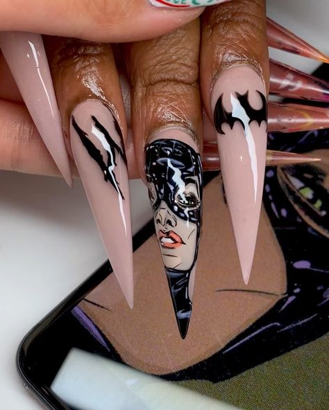 Want to get really scary with your beauty look this Halloween? Wear one of these frightening Batman villain nail art looks. Catwoman Nails, Batman Nail Art, Batman Nails, Marvel Nails, Vegas Nails, Julie Newmar, Sculpted Nails, Cat Women, Red Acrylic Nails