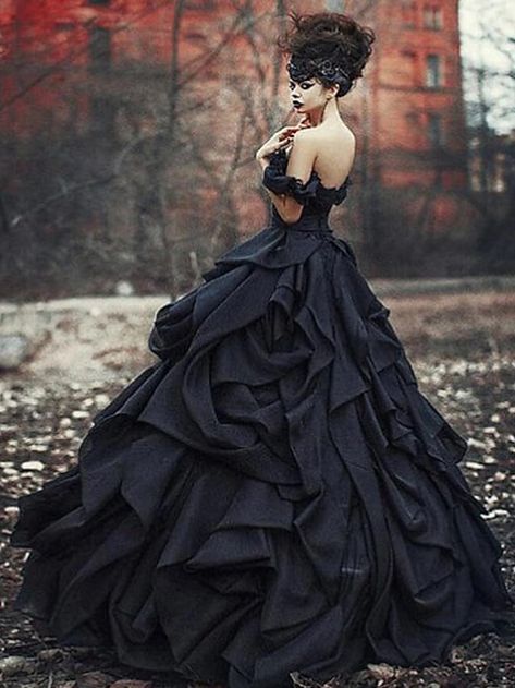 Satin Bridal Dress, Gothic Gowns, Black Wedding Dress Gothic, Satin Bridal Gowns, Black Ball Gown, Garden Wedding Dresses, Gothic Wedding Dress, Bridal Dresses Lace, Gothic Vintage