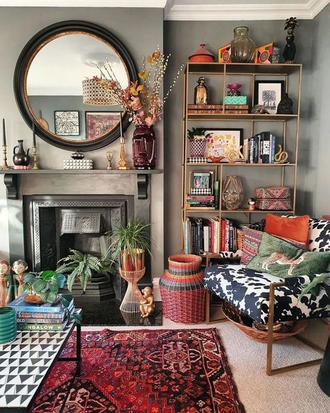 Bohemian Living Room Ideas, Eclectic Spaces, Bohemian Living Rooms, Maximalist Design, Boho Beautiful, Living Room Decor Curtains, Boho Living Room Decor, Deco Retro, Maximalist Decor