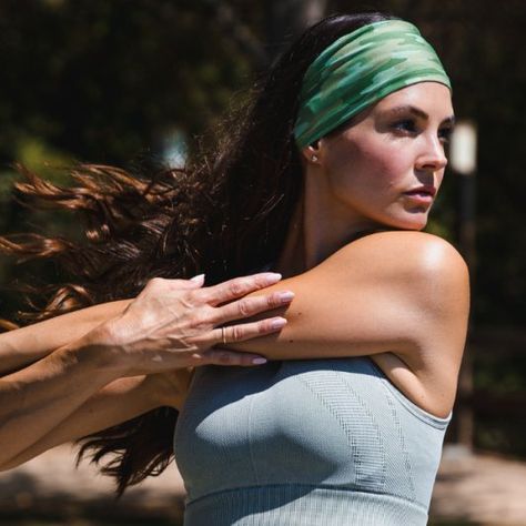 Best Headbands to Workout for Serious Sweating ... Athletic Headbands Hairstyles, Headbands Hairstyles, Sweat Headbands, Latest Tech Gadgets, Sporty Aesthetic, Athletic Headbands, Workout Headband, Women Workout, Headband For Women