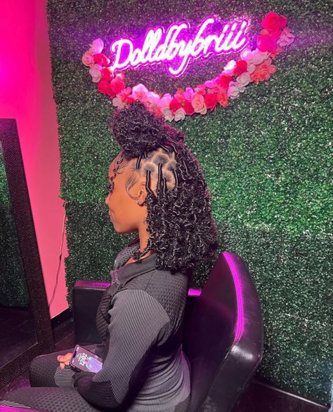 Bob Butterfly Locs With Color, Bob Length Butterfly Locs, Butterfly Locs Short, Short Butterfly Locs, Locks Braids, Short Locks, 4a Natural Hair, Lemonade Braids Hairstyles, Lemonade Braids