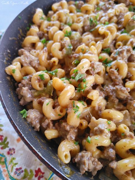 Ground Beef Philly Cheese Steak Pasta, Philly Cheesesteak Pasta Ground Beef, Philly Cheesesteak Pasta Recipe, Philly Cheesesteak Pasta Bake, One Pot Philly Cheesesteak Pasta, Bierocks Recipe Easy, Baked Ravioli Casserole, South Your Mouth, Best Philly Cheesesteak