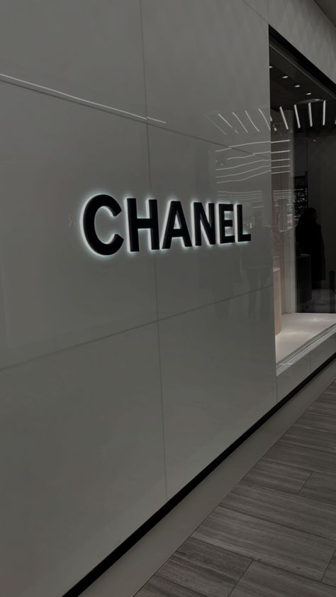 Chanel Vibes Wallpaper, Channel Aesthetic Wallpaper, Chanel Wallpaper Aesthetic, Chanel Background Wallpapers, Black Chanel Wallpaper, Chanel Aesthetic Wallpaper, Chanel Logo Aesthetic, Chanel Aesthetic Logo, Chanel Ipad Wallpaper