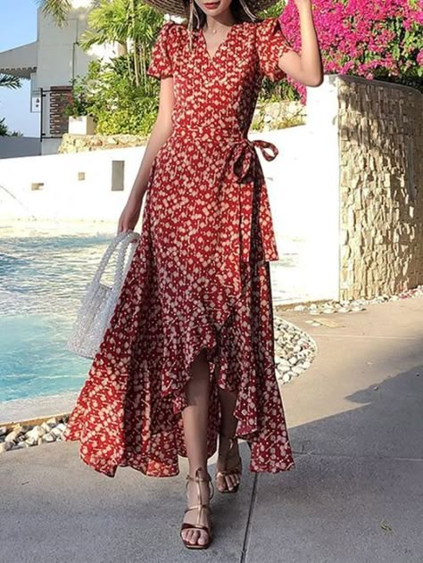 Trendy Easter Dresses For Women That Are Totally Appropriate For Sunday Brunch - Society19 Trendy Spring Dresses, Vacation Dresses Casual, Casual Vacation Outfits, Easter Dresses For Women, Fashion Hippie, Maxi Dress Outfit, Weekend Dresses, Long Beach Dress, Short Sleeve Maxi Dresses