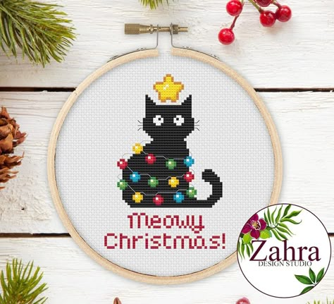 Stitch Along Cross Stitch, Dmc Cross Stitch Patterns Free Charts, Christmas Cat Cross Stitch Patterns Free, Free Christmas Cross Stitch Charts, Funny Christmas Cross Stitch Patterns, Cat Christmas Cross Stitch, Xmas Cross Stitch Patterns Free, Christmas Cat Embroidery, Free Christmas Cross Stitch Patterns Free