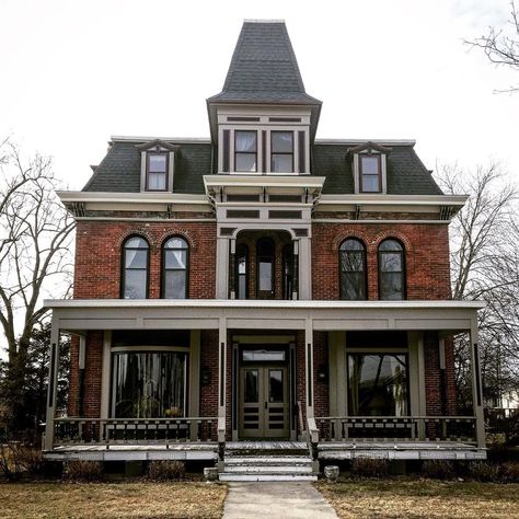 Jesse Robinson on Instagram: “1005 Huron Ave. Port Huron, MI. Second empire style mansion, built in the (1890’s) #historichomes #historichomesofamerica #theamericanhouse…” Older Homes, Architecture Collection, Port Huron, Old Mansions, Victorian Houses, Beautiful Houses, 50s Style, Architecture Old, Empire Style