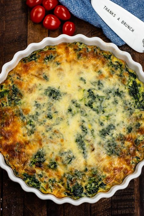 This Spinach and Mushroom Crustless Quiche is so easy to make. It's foolproof without the crust! Gf Quiche, Spinach Crustless Quiche, Breakfast Quiche Recipes Easy, Crustless Spinach Quiche, Quiche Recipes Crustless, Egg Casseroles, Breakfast Crockpot, Spinach Quiche Recipes, Baked Breakfast