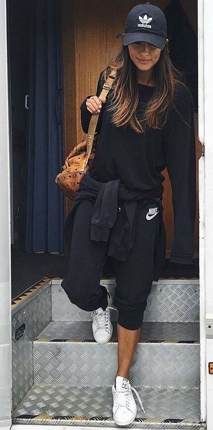 Manhattan Fashion, Look Legging, Trening Fitness, Sweatpants Outfit, Pastel Outfit, Streetwear Mode, Athleisure Outfits, Sporty Outfits, Komplette Outfits