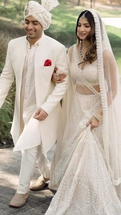 20 Brides Who Wore White Ensemble On Their Wedding: From Embellished Lehenga To Sequin Saree Crimson Wedding, Baju Kahwin, White Lehenga, Couple Wedding Dress, Wedding Lehenga Designs, Bride And Groom Outfit, White Bride, Engagement Outfit, Bride Outfits