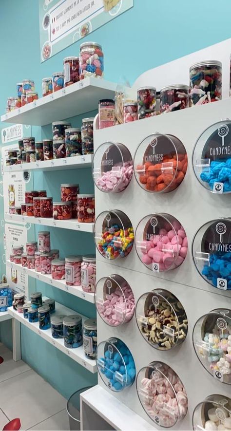 Snack Store Ideas, Candy Store Decor, Modern Candy Shop, Price Board Ideas, Candy Shop Interior Design, Vet Office Decor, Candy Store Design, Candy Store Display, Pet Store Design