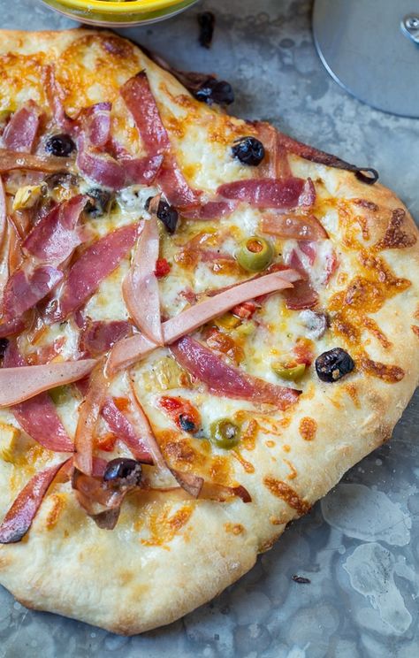 Muffaletta Pizza Muffaletta Pizza, Wood Fired Oven Recipes, Baking Pizza, Pinwheels Recipe, Spicy Southern Kitchen, Pizza Ideas, Italian Pizza Recipe, Food Baking, Southern Kitchen