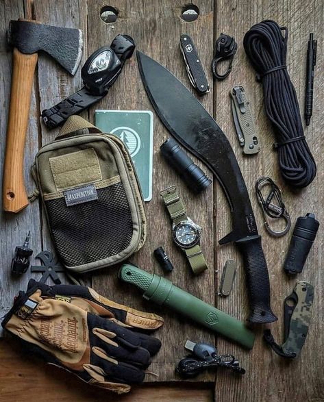 Essential Camping Gear, Bushcraft Kit, Bushcraft Gear, Edc Tactical, Survival Equipment, Adventure Gear, Edc Gear, Sleeping Bags, Survival Prepping