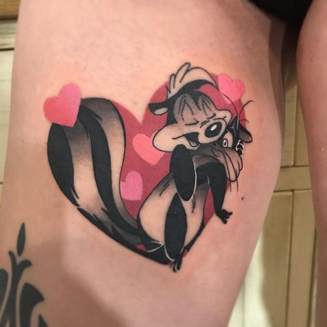 Penelope Tattoo, Cat Woman Tattoo, Peanuts Tattoo, Dragon Tattoo Feminine, Feminine Dragon Tattoo, Bum Tattoo, Cat Tatto, Knife Tattoo, Aries Tattoo