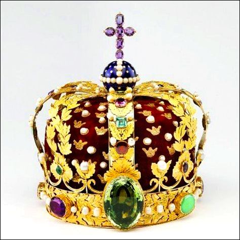 The Crown of Norway is the crown of the King of Norway and was made in Stockholm in 1818 by goldsmith Olof Wihlborg Crown Png, Royal Crown Jewels, Royal Crowns, Royal Tiaras, Diamond Crown, Kings Crown, Trondheim, Royal Jewels, Royal Jewelry